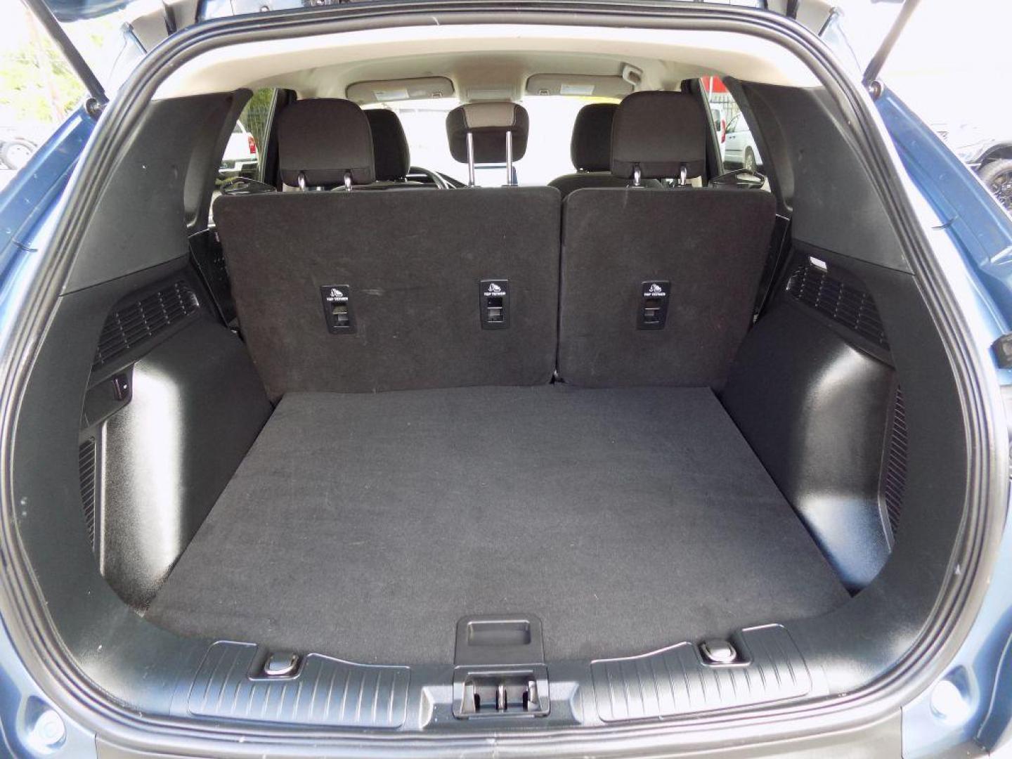 2020 BLUE FORD ESCAPE SE (1FMCU0G60LU) with an 1.5L engine, Automatic transmission, located at 830 E. Canino Rd., Houston, TX, 77037, (281) 405-0440, 38.358219, -81.729942 - Photo#18