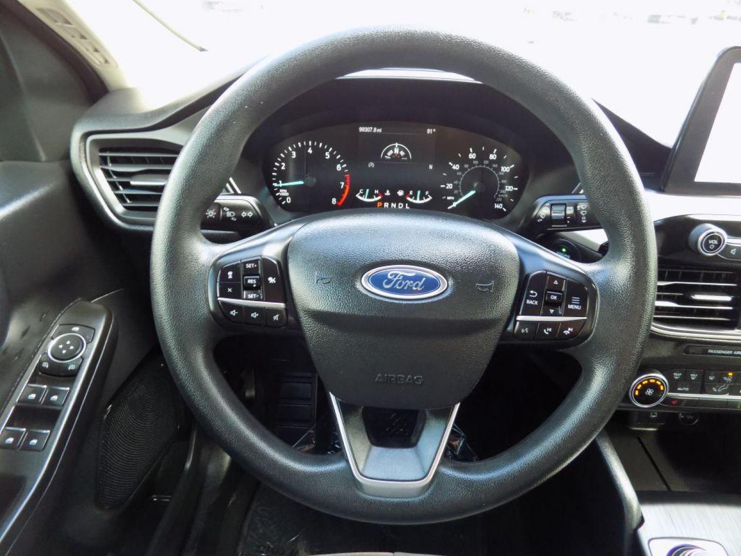 2020 BLUE FORD ESCAPE SE (1FMCU0G60LU) with an 1.5L engine, Automatic transmission, located at 830 E. Canino Rd., Houston, TX, 77037, (281) 405-0440, 38.358219, -81.729942 - Photo#22