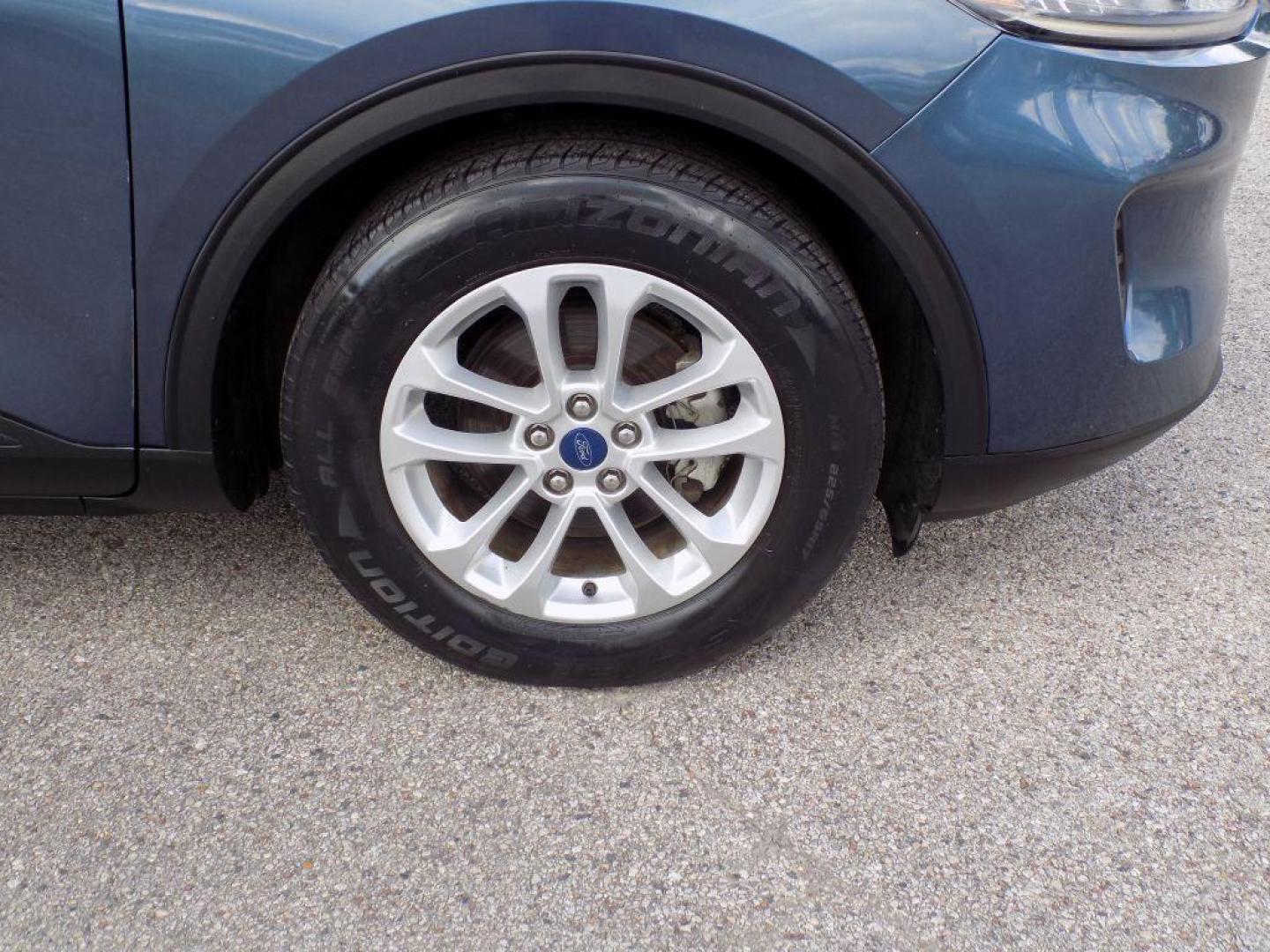 2020 BLUE FORD ESCAPE SE (1FMCU0G60LU) with an 1.5L engine, Automatic transmission, located at 830 E. Canino Rd., Houston, TX, 77037, (281) 405-0440, 38.358219, -81.729942 - Photo#24