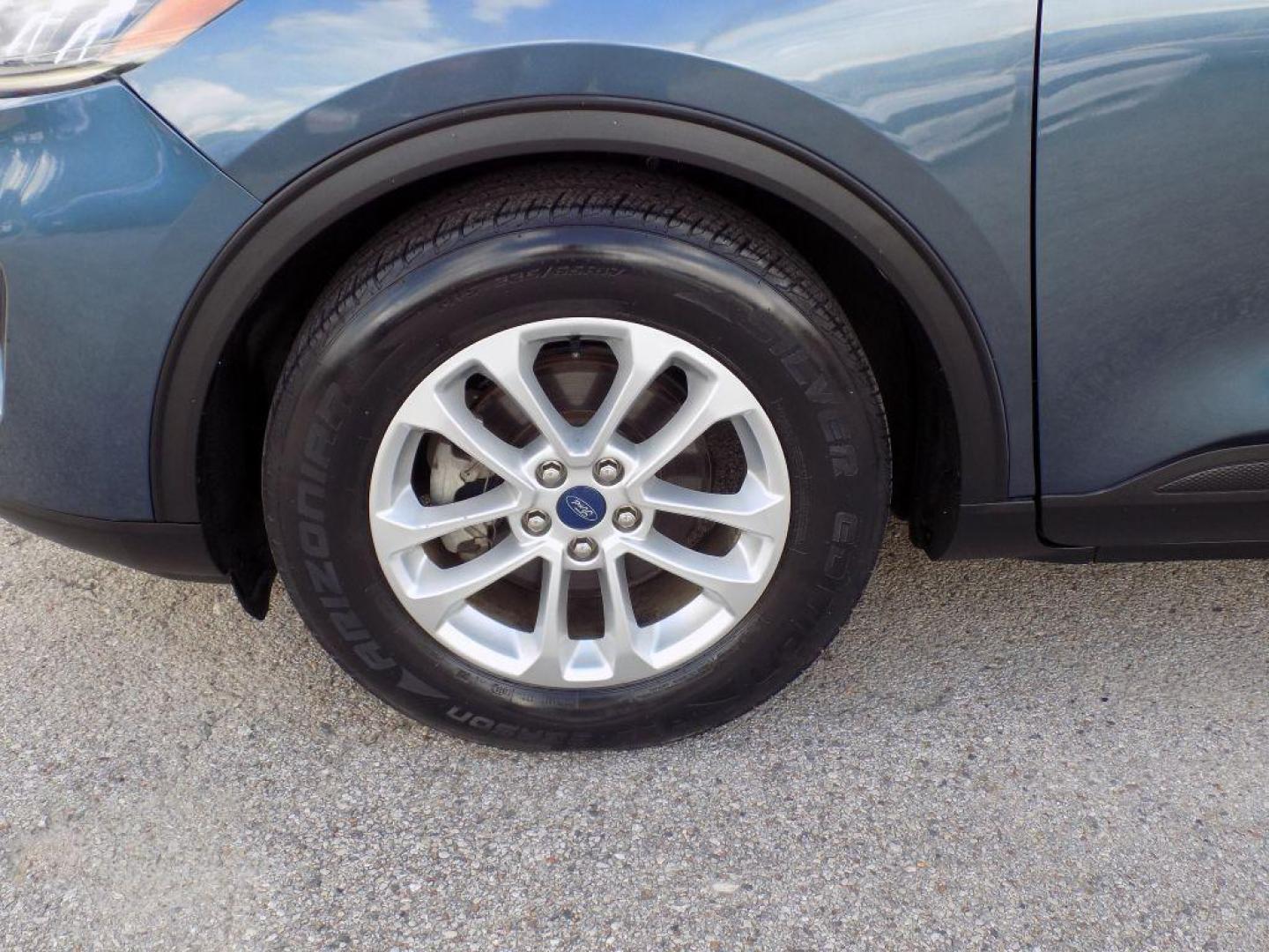 2020 BLUE FORD ESCAPE SE (1FMCU0G60LU) with an 1.5L engine, Automatic transmission, located at 830 E. Canino Rd., Houston, TX, 77037, (281) 405-0440, 38.358219, -81.729942 - Photo#25