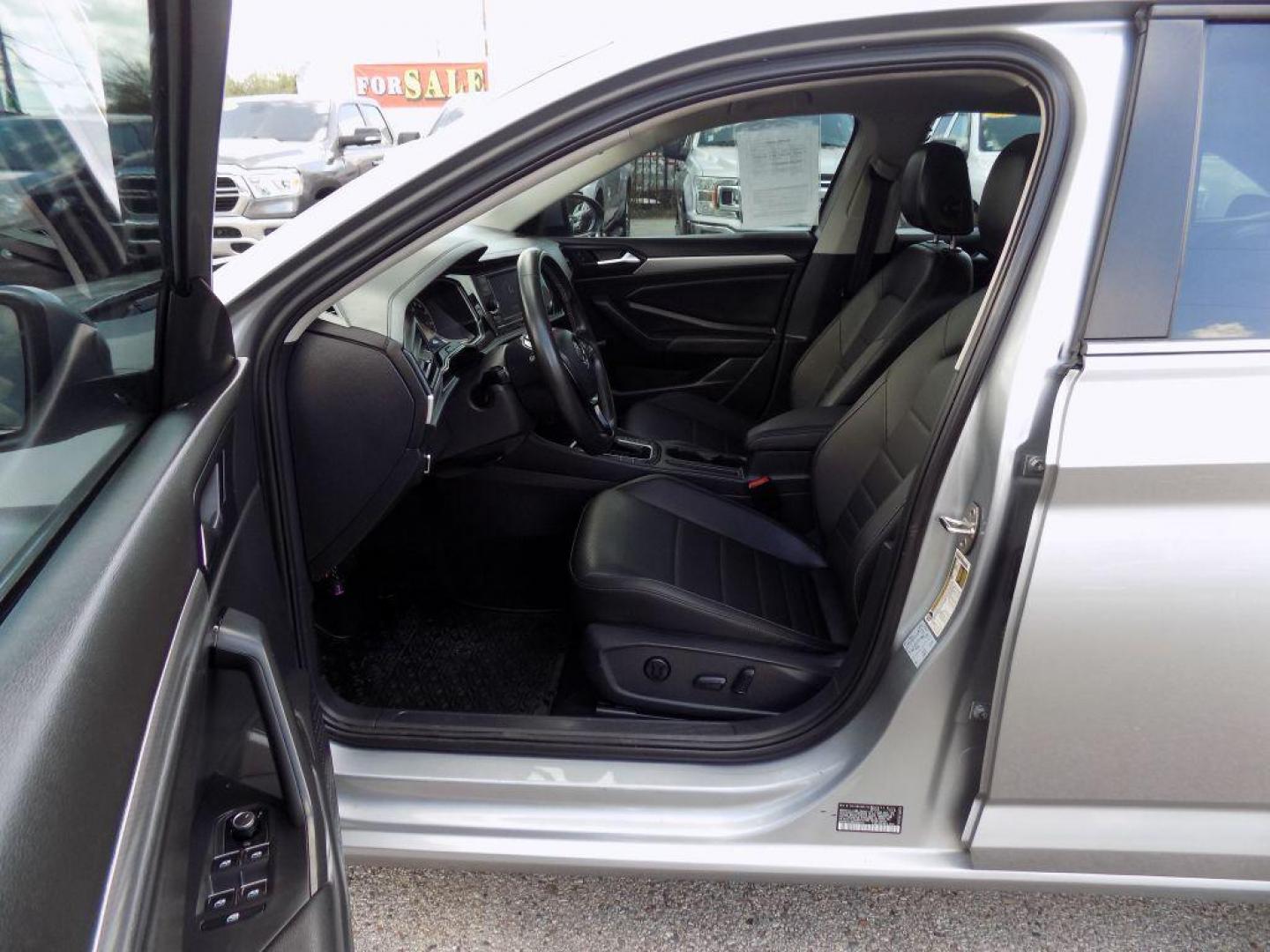 2021 SILVER VOLKSWAGEN JETTA S (3VWC57BU5MM) with an 1.4L engine, Automatic transmission, located at 830 E. Canino Rd., Houston, TX, 77037, (281) 405-0440, 38.358219, -81.729942 - Photo#9