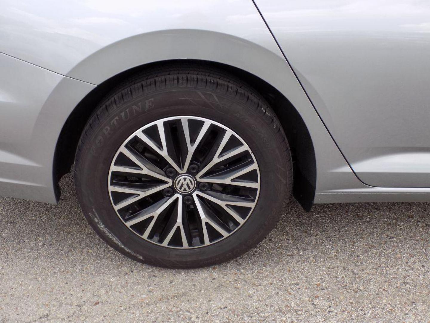 2021 SILVER VOLKSWAGEN JETTA S (3VWC57BU5MM) with an 1.4L engine, Automatic transmission, located at 830 E. Canino Rd., Houston, TX, 77037, (281) 405-0440, 38.358219, -81.729942 - Photo#22