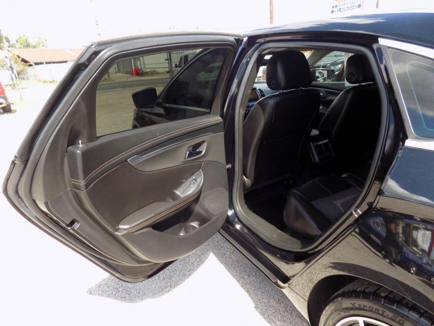 2019 BLACK CHEVROLET IMPALA LT (2G11Z5S39K9) with an 3.6L engine, Automatic transmission, located at 830 E. Canino Rd., Houston, TX, 77037, (281) 405-0440, 38.358219, -81.729942 - Photo#10