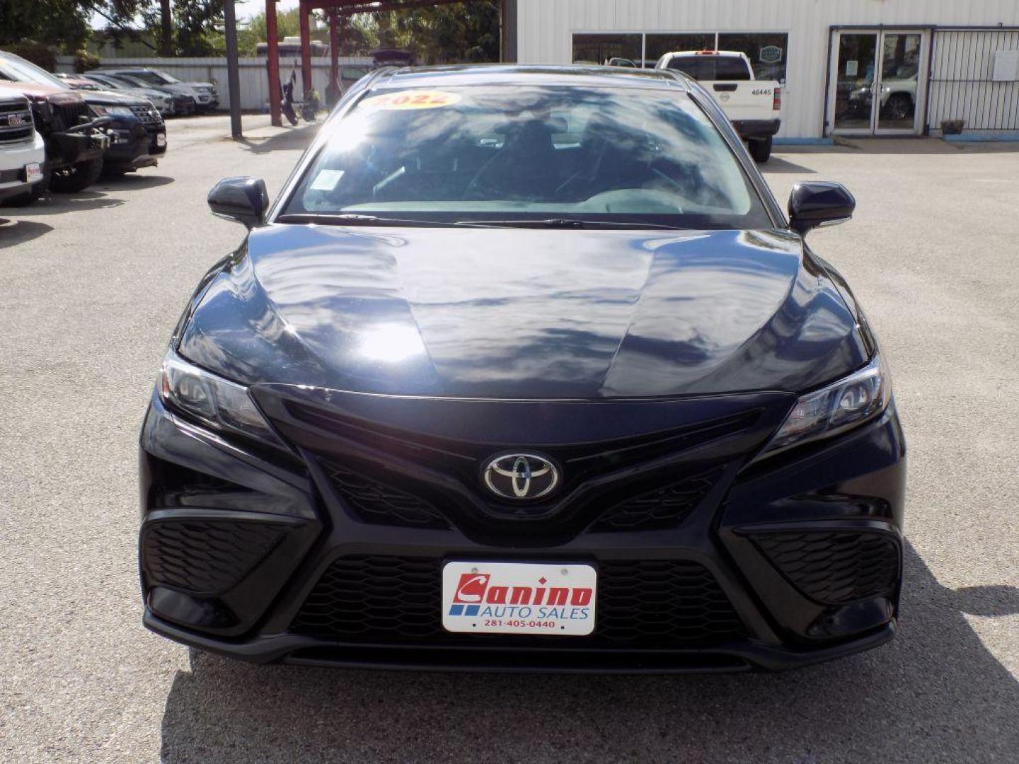 2022 Toyota Camry SE